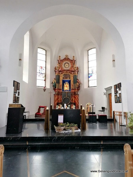 Kirche Basilika Maria Bildstein Taufsängerin Sängerin mit Gitarre Taufe Musik Taufmusik Bodensee Musikerin Gitarre Gesang Kirche Taufsängerin Vorarlberg www.gesangundgitarre.at Gesang Gitarre Yvonne Brugger