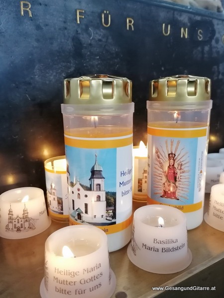 Kirche Basilika Maria Bildstein Taufsängerin Sängerin mit Gitarre Taufe Musik Taufmusik Bodensee Musikerin Gitarre Gesang Kirche Taufsängerin Vorarlberg www.gesangundgitarre.at Gesang Gitarre Yvonne Brugger