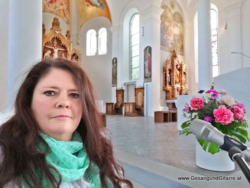 Sängerin Hochzeitssängerin Yvonne Brugger Trauung Hochzeit Musik Vorarlberg Kirche Lauterach