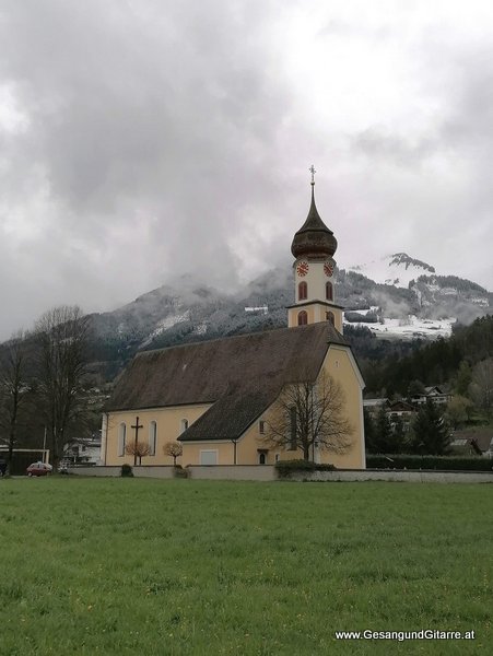 Kirche Ludesch Vorarlberg Trauerfeier Beerdigung Verabschiedung Musik Kirche Solomusikerin Sängerin mit Gitarre www.trauer-musik.at www.gesangundgitarre.at Gesang Gitarre Yvonne Brugger Trauersängerin Kirchensängerin Kirche Trauerfeier Beerdigung Verabschiedung Vorarlberg Musik Kirche Trauersängerin Sängerin mit Gitarre www.trauer-musik.at www.gesangundgitarre.at Gesang Gitarre Yvonne Brugger Trauersängerin Kirchensängerin