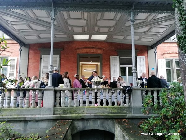 Lindau Bayern Toskanapark Bodensee Bodenseekreis Allgäu Trauung Musik Solomusikerin Sängerin Hochzeitssängerin Hochzeit Trauung Vorarlberg Kirche www.gesangundgitarre.at Gesang Gitarre Yvonne Brugger