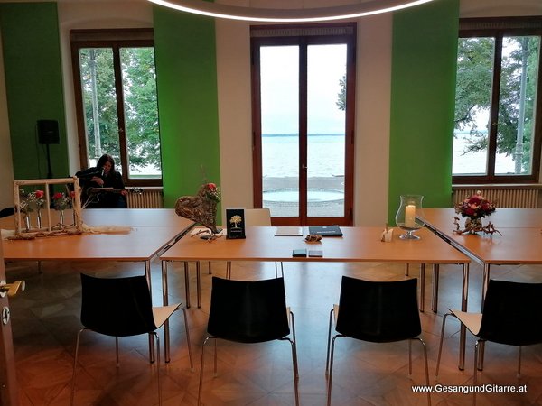 Lindau Bayern Toskanapark Bodensee Bodenseekreis Allgäu Trauung Musik Solomusikerin Sängerin Hochzeitssängerin Hochzeit Trauung Vorarlberg Kirche www.gesangundgitarre.at Gesang Gitarre Yvonne Brugger