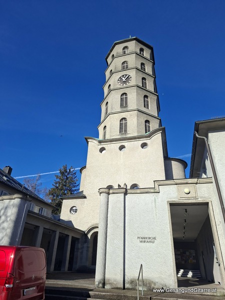 Kirche Mariahilf Bregenz Trauerfeier Beerdigung Verabschiedung Vorarlberg Musik Kirche Trauersängerin Sängerin mit Gitarre www.trauer-musik.at www.gesangundgitarre.at Gesang Gitarre Yvonne Brugger Trauersängerin Kirchensängerin