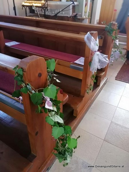 Taufe Sängerin Gitarre Taufsängerin Langen bei Bregenz Fatima Kapelle Kirche TauffeierTaufe Sängerin Gitarre Taufsängerin Langen bei Bregenz Fatima Kapelle Kirche Tauffeier