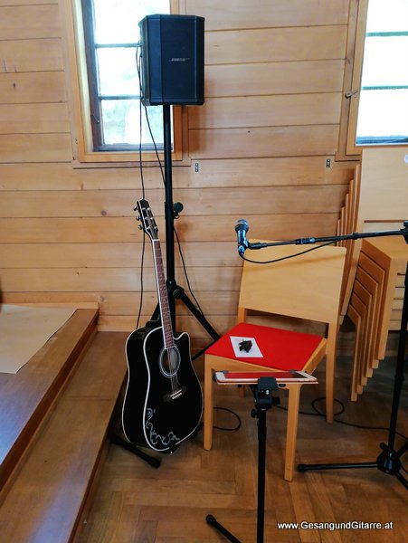 Kirche evangelisch Dornbirn Trauerfeier Beerdigung Verabschiedung Rankweil Vorarlberg Musik Kirche Trauersängerin Sängerin mit Gitarre www.gesangundgitarre.at Gesang Gitarre Yvonne Brugger