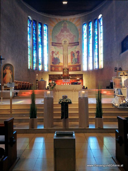Kirche Lustenau Erlöserkirche Trauersängerin Trauerfeier Beerdigung Verabschiedung Vorarlberg Musik Kirche Trauersängerin Sängerin mit Gitarre www.gesangundgitarre.at Gesang Gitarre Yvonne Brugger
