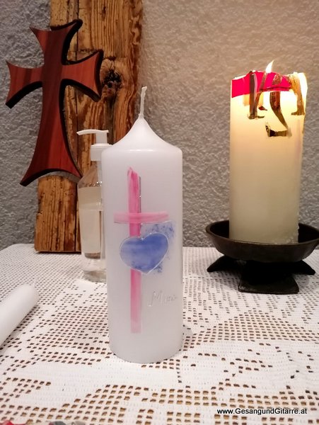 Lustenau Rheindorf St. Peter und Paul Kirche Taufsängerin Sängerin mit Gitarre Taufe Musik Taufmusik Bodensee Musikerin Gitarre Gesang Kirche Taufsängerin Vorarlberg www.gesangundgitarre.at Gesang Gitarre Yvonne Brugger