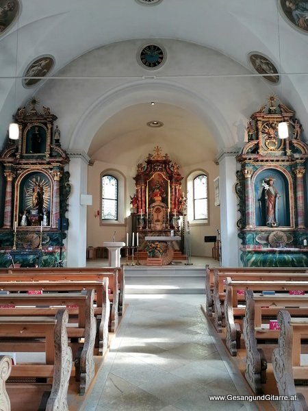 Taufe Meiningen Kapelle Kirche Taufsängerin Sängerin mit Gitarre Taufe Musik Taufmusik Bodensee Musikerin Gitarre Gesang Kirche Taufsängerin Vorarlberg www.gesangundgitarre.at Gesang Gitarre Yvonne Brugger