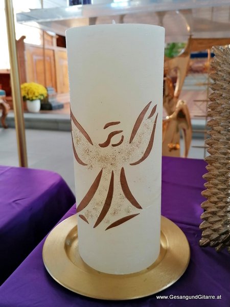 Freienbach Schweiz Ostschweiz Trauerfeier Beerdigung Verabschiedung Begräbnis Beisetzung Vorarlberg Musik Kirche Trauersängerin Sängerin mit Gitarre www.gesangundgitarre.at Gesang Gitarre Yvonne Brugger