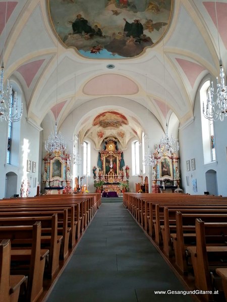 Freienbach Schweiz Ostschweiz Trauerfeier Beerdigung Verabschiedung Begräbnis Beisetzung Vorarlberg Musik Kirche Trauersängerin Sängerin mit Gitarre www.gesangundgitarre.at Gesang Gitarre Yvonne Brugger