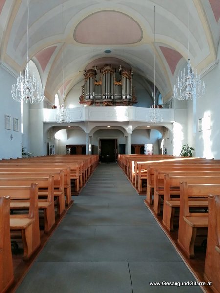 Freienbach Schweiz Ostschweiz Trauerfeier Beerdigung Verabschiedung Begräbnis Beisetzung Vorarlberg Musik Kirche Trauersängerin Sängerin mit Gitarre www.gesangundgitarre.at Gesang Gitarre Yvonne Brugger