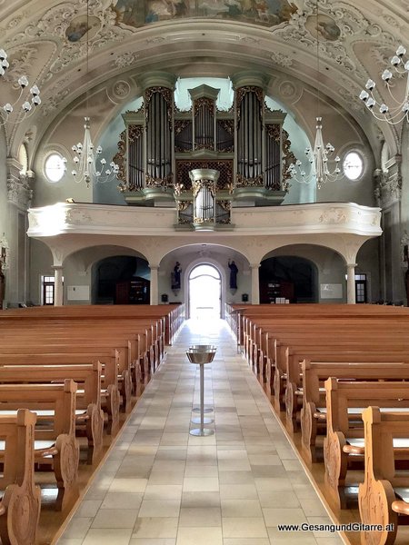 Kirche Rheintal Höchst Bodensee Trauerfeier Beerdigung Verabschiedung Vorarlberg Musik Kirche Trauersängerin Sängerin mit Gitarre www.trauer-musik.at www.gesangundgitarre.at Gesang Gitarre Yvonne Brugger Trauersängerin Kirchensängerin