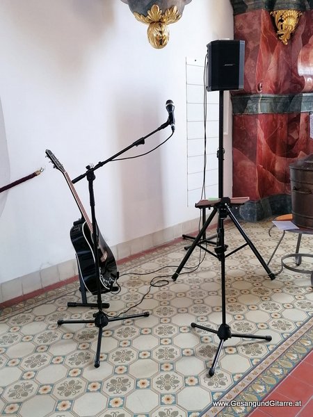 Trauung Hochzeit Kirche Wasserburg Baden Württemberg Bodensee Musik Solomusikerin Sängerin Hochzeitssängerin Hochzeit Trauung Vorarlberg Kirche www.gesangundgitarre.at Gesang Gitarre Yvonne Brugger