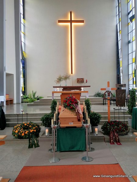Feldkirch Nofels Kirche Vorarlberg Verabschiedung Trauerfeier Beerdigung Verabschiedung Totenwache Musik Kirche Solomusikerin Sängerin mit Gitarre www.trauer-musik.at www.gesangundgitarre.at Gesang Gitarre Yvonne Brugger Trauersängerin Kirchensängerin Kirche Trauerfeier Beerdigung Verabschiedung Vorarlberg Musik Kirche Sängerin mit Gitarre www.trauer-musik.at www.gesangundgitarre.at Gesang Gitarre Yvonne Brugger Trauersängerin Kirchensängerin