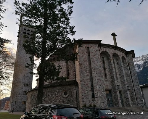 Sängerin Musik Trauerfeier Bludenz Trauersängerin Kirche Beerdigung Begräbnis
