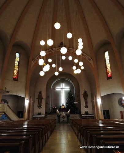 Sängerin Musik Trauerfeier Bludenz Trauersängerin Kirche Beerdigung Begräbnis