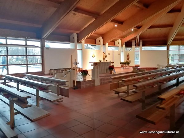 Fussach Musik Trauerfeier Kirche Trauersängerin Sängerin mit Gitarre Beerdigung Begräbnis Trauerfeier Verabschiedung Vorarlberg www.gesangundgitarre.at yvonne brugger