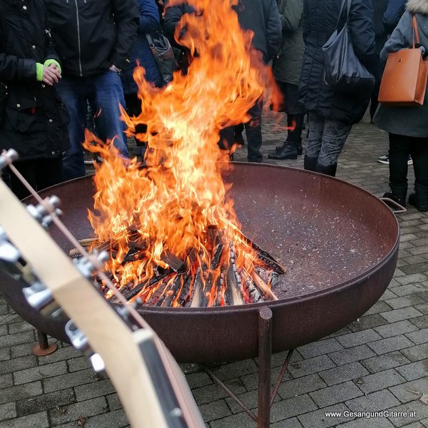 Kapelle St. Arbogast Götzis Musik Trauerfeier Kirche Trauersängerin Sängerin mit Gitarre Beerdigung Begräbnis Trauerfeier Verabschiedung Vorarlberg www.gesangundgitarre.at yvonne brugger