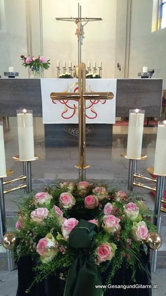 Sängerin Trauersängerin Yvonne Brugger Musik Beerdigung Kirche Sulz Vorarlberg Sänger